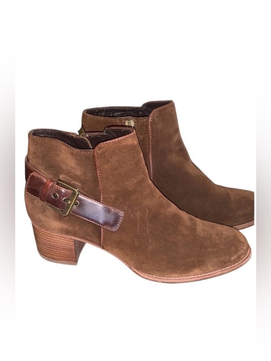 Aquatalia Shoes - AQUATALIA brown ankle boots, suede leather trim, inside zip, 2” block heels. 9